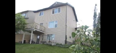 Bright NW Furnished Walkout Basement – $950/Month Utilities Inc