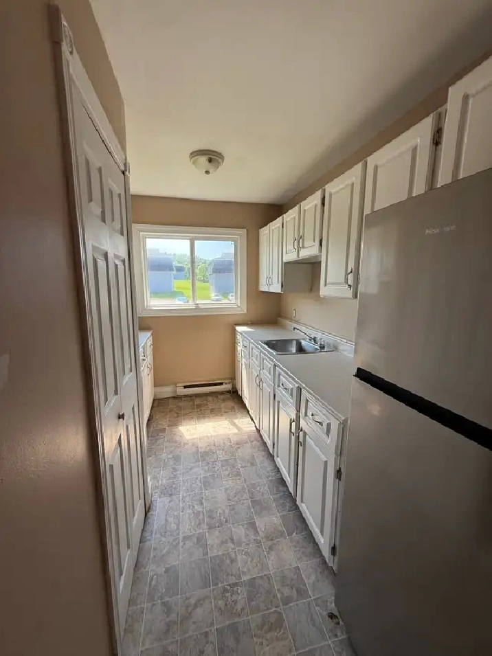 Spacious 2 Bedroom Unit For Rent