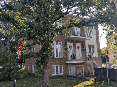 Logement 4.5 pièces à louer à Longueuil