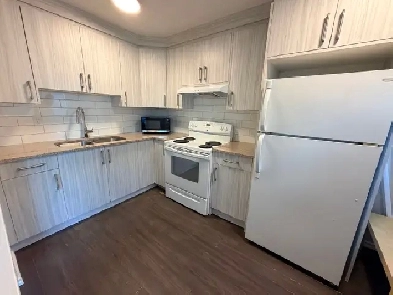 2 bedroom condo for recent in Westbrook Sw