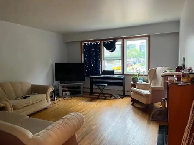 Beltline connaught 2 bedroom apart $1370/m   electricity