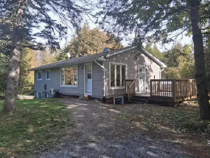 Fully Renovated 3-bedroom Apartment in Greely utilities included