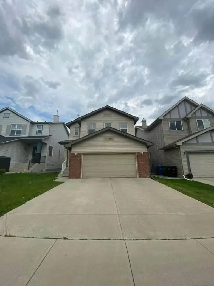 3 bedroom home for rent in Evanston NW Calgary