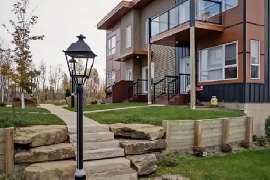 Furnished 3 Bed Townhome - All-Inclusive - Heated Dbl Garage