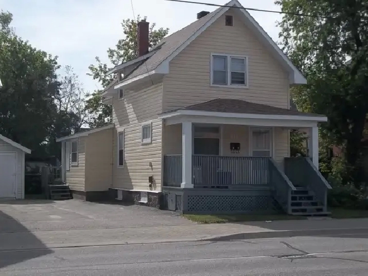 ONE-BEDROOM APARTMENT FOR RENT