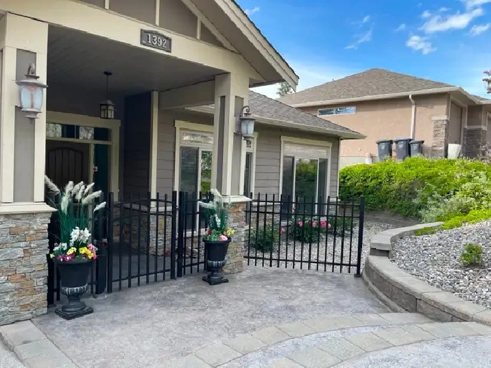 Bright & Spacious 2-Bedroom Legal Suite
