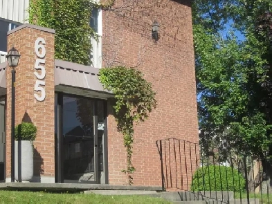 3 1/2 SECTEUR CARREFOUR DE L`ESTRIE