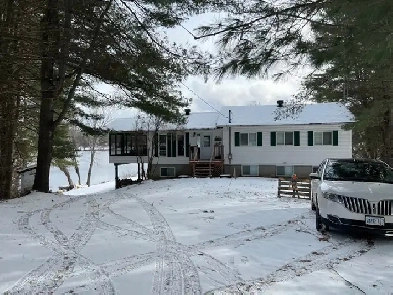 WINTER COTTAGE RENTAL Beautiful Lakeside Family Cottage -