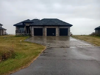 Country Living Brand new 6 bedroom available now