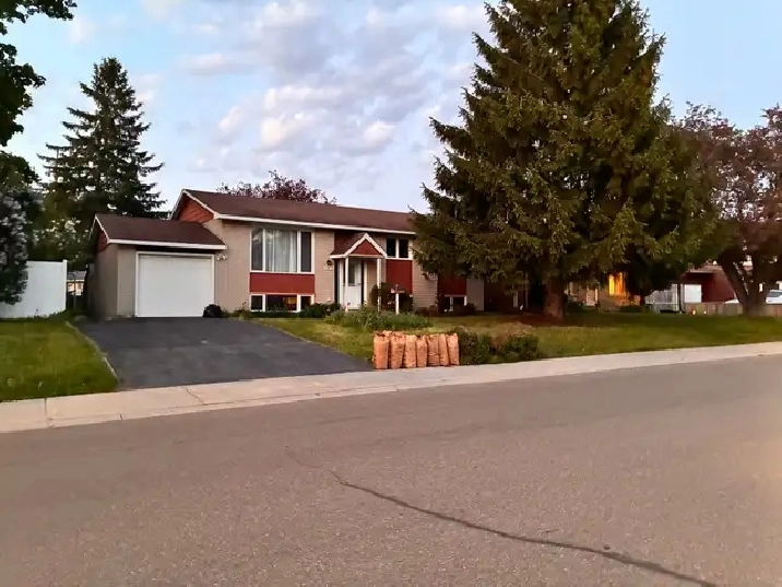 3 bedroom upper unit