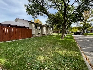 FOR RENT -23 Whitley Dr Winnipeg- pending