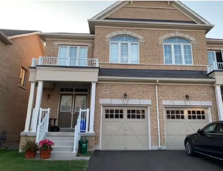 Room for Rent in Oakville on Eighth Line/Dundas Available Nov 1