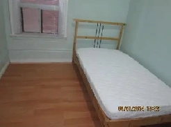 SPACIOUS AND CLEAN ROOM (WELLINGTON ST. N & WILSON AVE.)