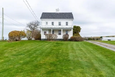 Entire 4 BR, 2Bath Lunenburg Farmhouse for Rent