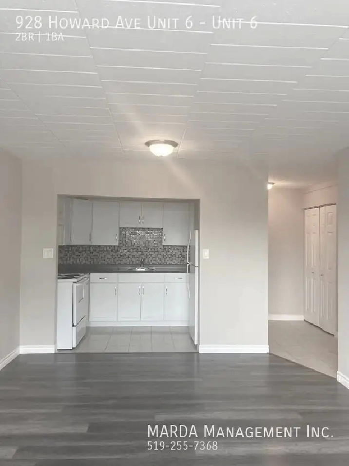 Spacious 2 Bedroom Apartment on Howard!