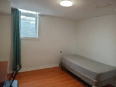 2 Private Rooms Available at MacCowan & Steeles November 1st.