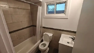 5 ½ - CHAUFFER, ELECT, ACC, A/C INCL – HEATED, APPL, AC INCLUDED