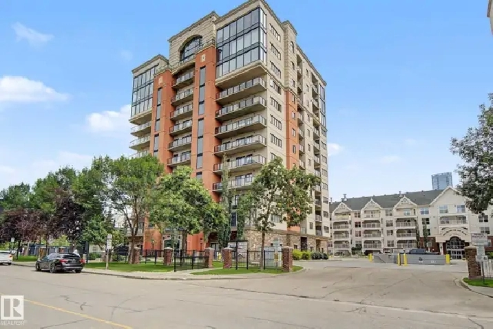 Downtown 2 Bed Concrete Condo, 8th Floor Views   Titled Parking