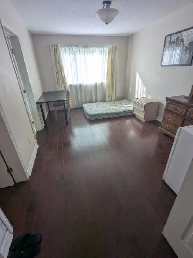 Barrhaven rooms.Master bedroom $1250. Basement room $780. ASAP