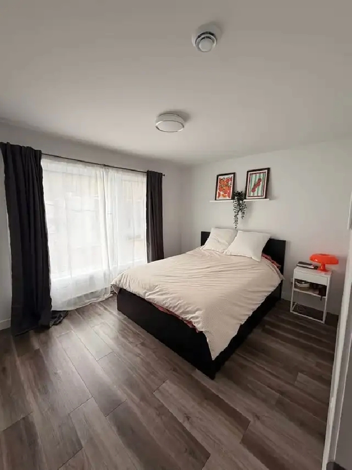 2 Bedrooms - 1 Bathroom - CA$1525/month