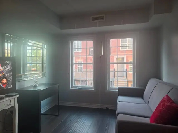 Roommate wanted: Available Sunday November 1: Dorset Park area
