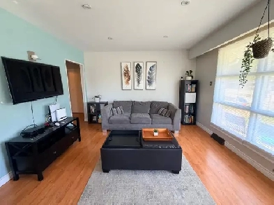 Charleswood 2 Bedroom, pet friendly with detached garage