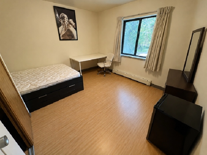2 bed -  1 bath apartment | 10 min walk to western university