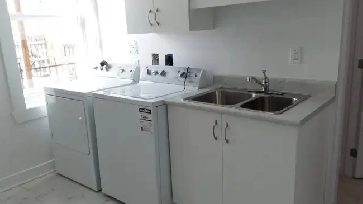 4 ½ rénové,terrasse privée,métro Verdun,disponible 1er déc. 2026