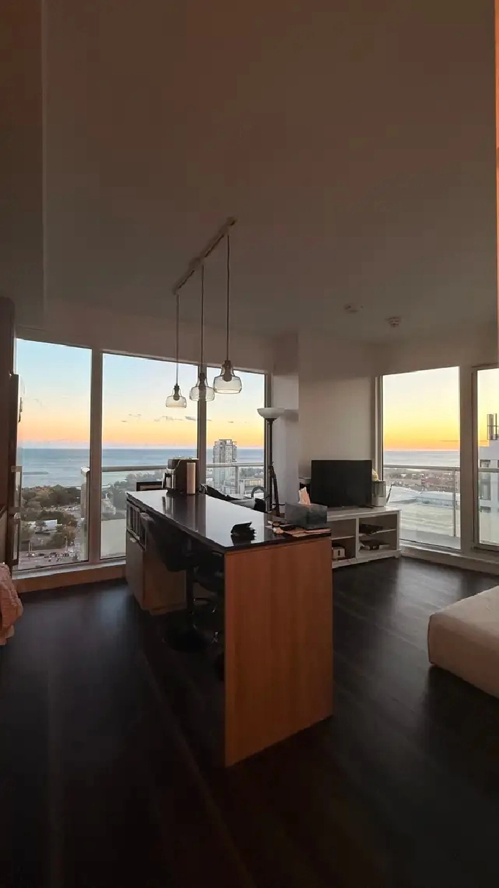 Corner 1 Bed 1 Bath at Novus, Liberty Village – Nov/Dec Sublet