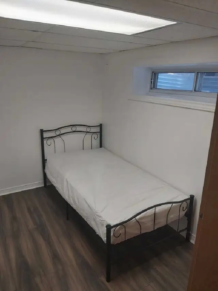 New Room for Rent 10min walk to Sheridan Oakville