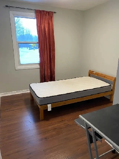$760 bedroom near Merivale Mall, all inclusive