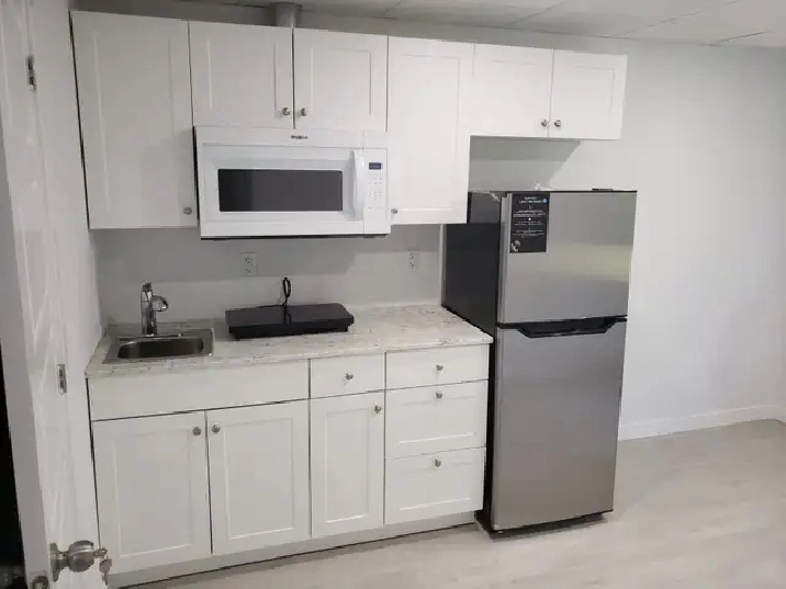 Appartement d'une chambre TOUT INCLUS : chauffé, éclairé, meublé