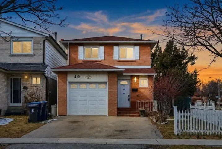 Super Cl/N Room Near Humber College North 1 min. Walk
