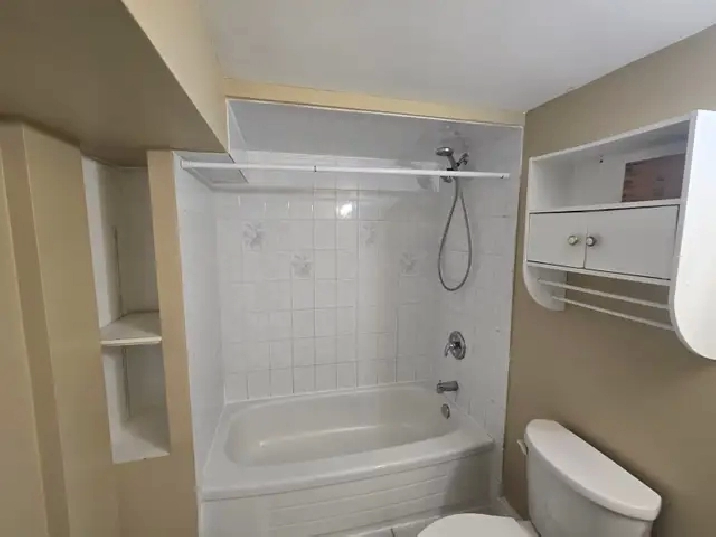 Freshly Renovated Basement in Richmond Hill $1,650 - 2 bedrooms