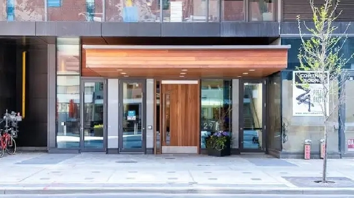 290 Adelaide Street West, Unit 1002, Toronto – $2,200/Month (Uti