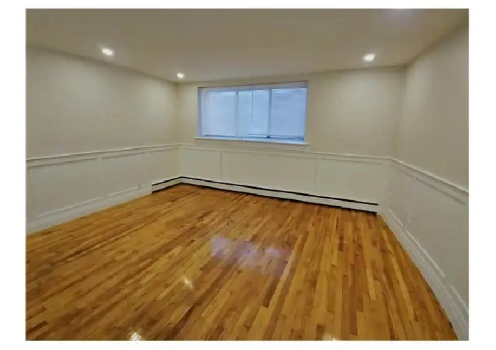 Bachelor Unit for Rent –1404 Rosenthal, Ottawa