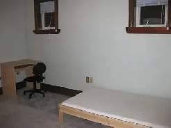 EXCEPTIONAL QUALITY ROOM – FOR NOV. 1st!