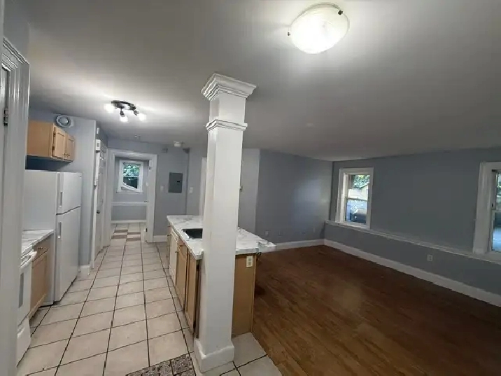 5677-83 Victoria Road - 5 Apartment for Rent