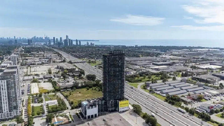 Gorgeous 1 Bedroom Condo In Etobicoke!