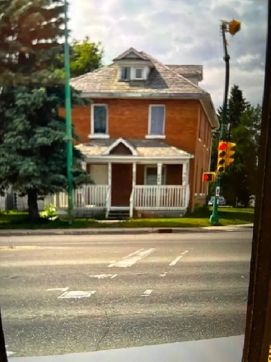 Street level small one bedroom