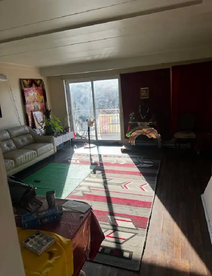 3 Bedroom, 2 Bathroom apartment for rent in Etobicoke, ON.