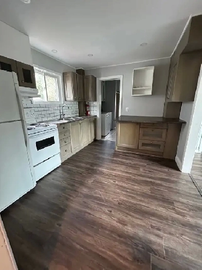 3 Bedroom Main Floor Apartment!