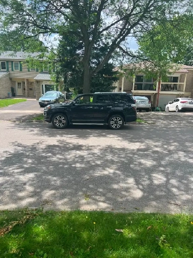 LARGE ROOM FOR RENT