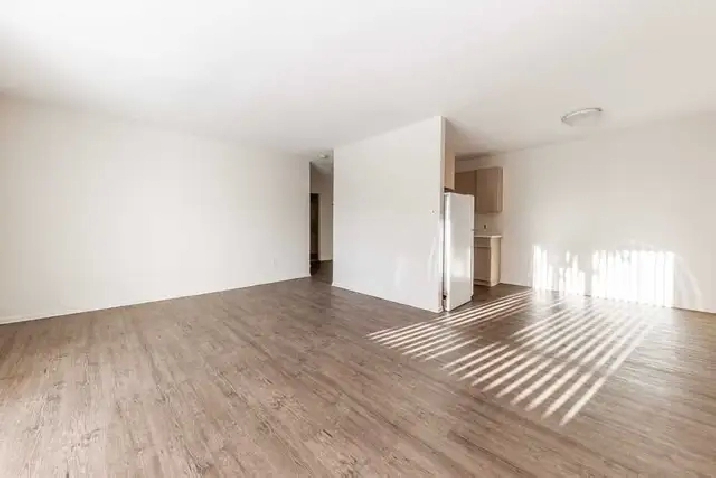1 bedroom apartment-Sublet water and hydro included