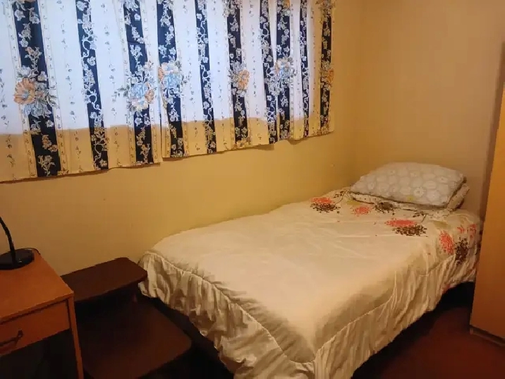 Furnished bedroom for a single $695/mo. Avail. Oct. 21st.