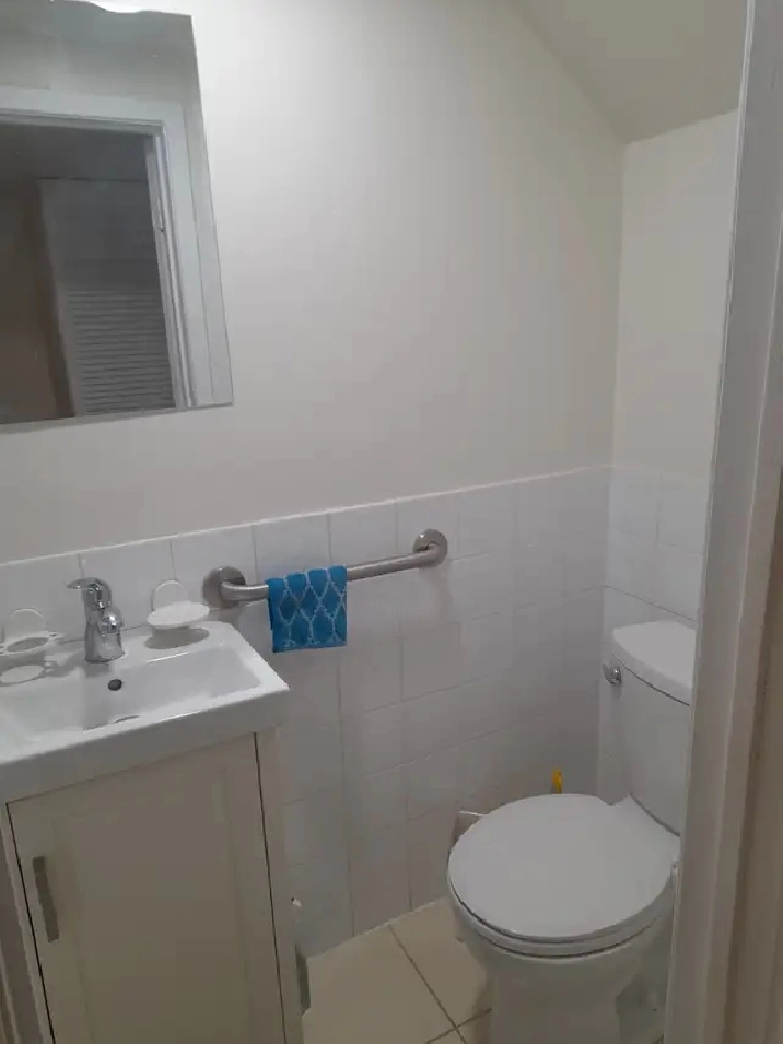 ROOM  FOR RENT IN A HOUSE