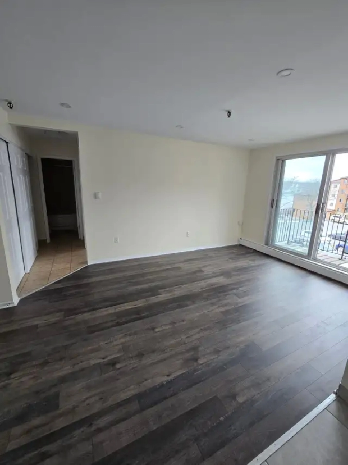 Waterfront 1BR w/ Reno Kitchen - 223 Windmill Unit 430 (Dec 1)