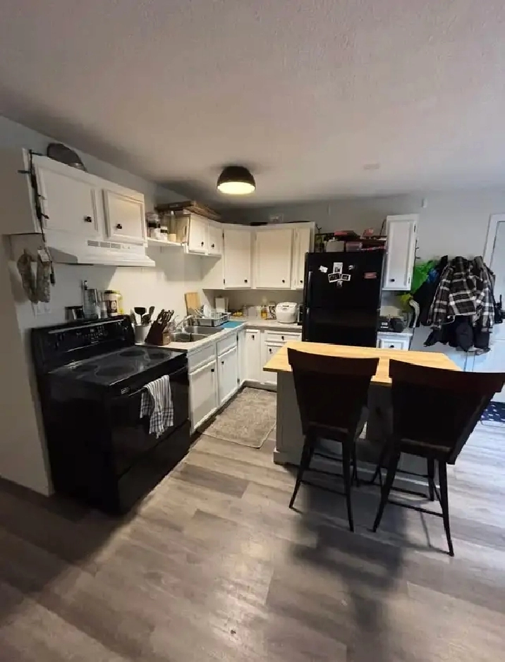 2 Bedroom, 1 Bathroom Suite.