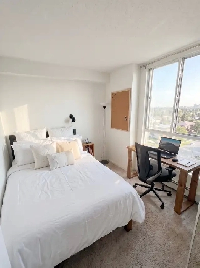 Move-In Ready Room w/Free Cleaning & In-Suite Laundry @ Yaletown