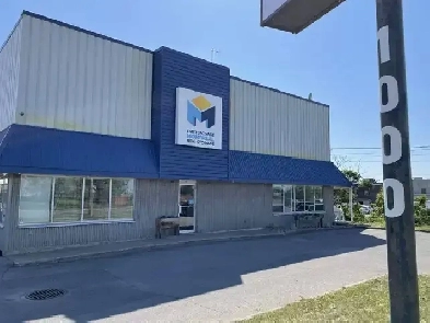 (160pi2) Entrepot de 160 pc La Prairie Sur Chemin Saint-José La